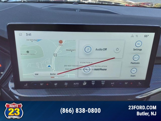 Vehicle image 15 of 18