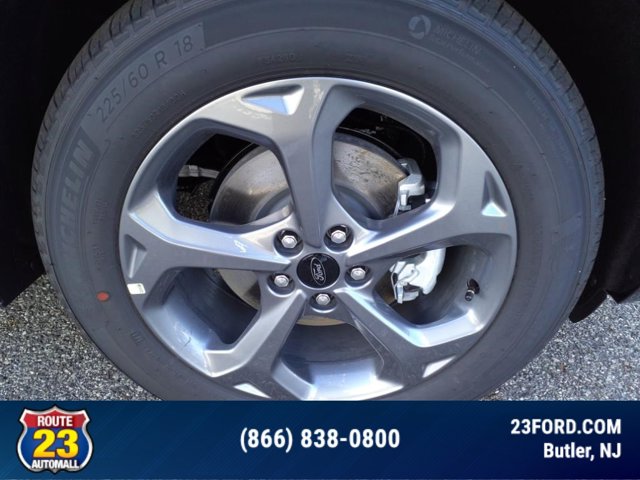 Vehicle image 7 of 18