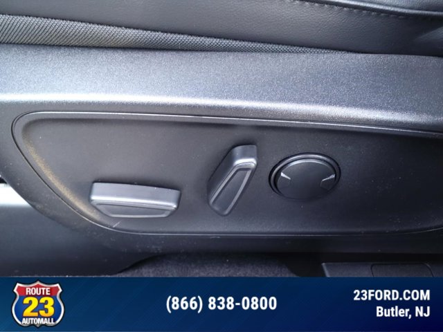 Vehicle image 12 of 18