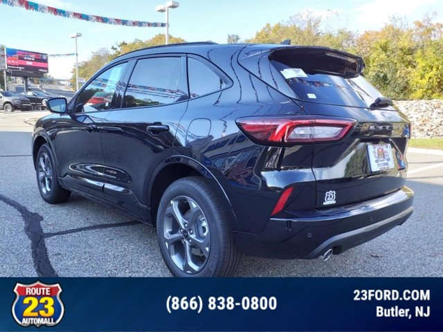 Vehicle image 5 of 18