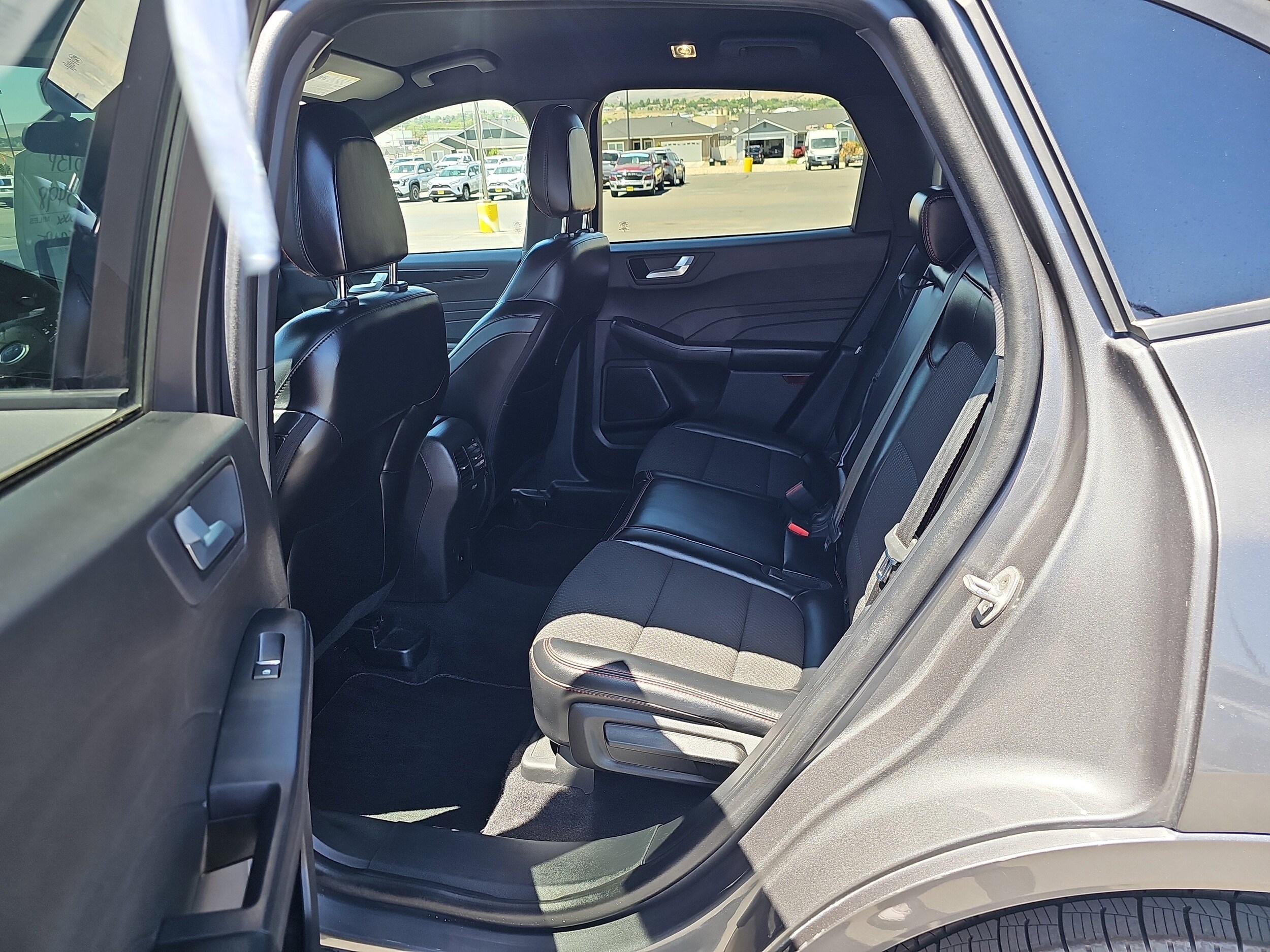 Vehicle image 16 of 30