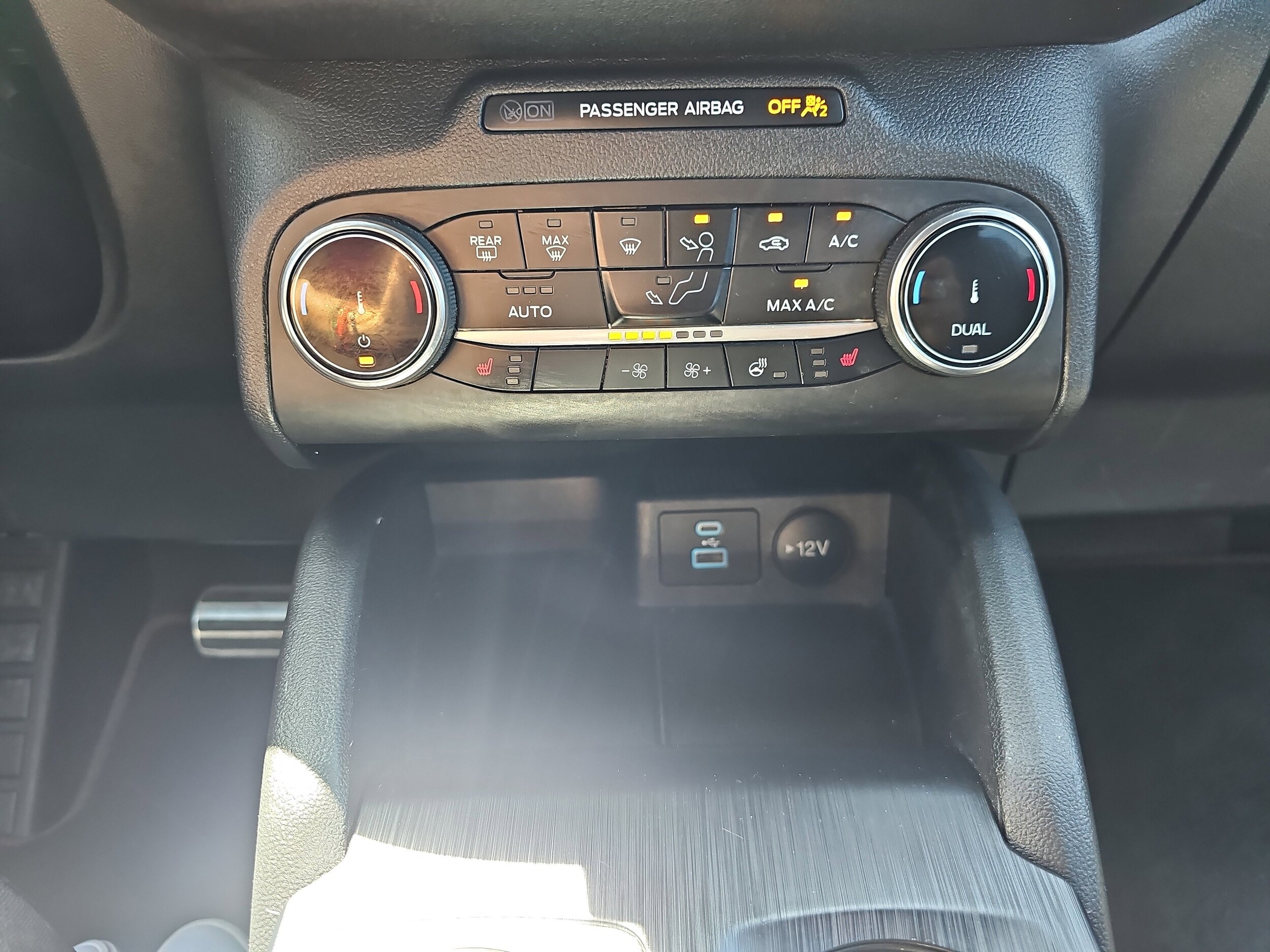Vehicle image 27 of 30