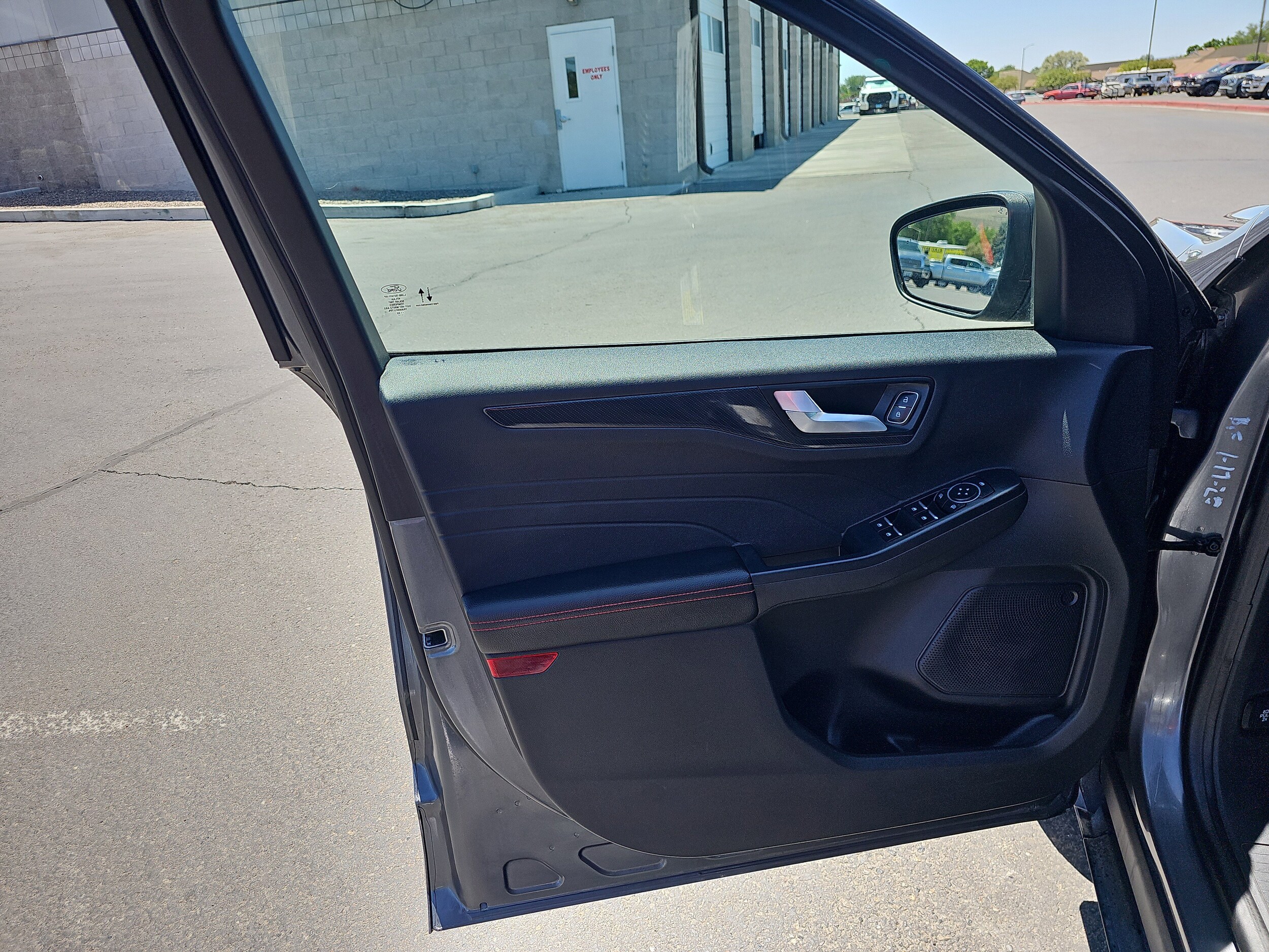Vehicle image 18 of 30