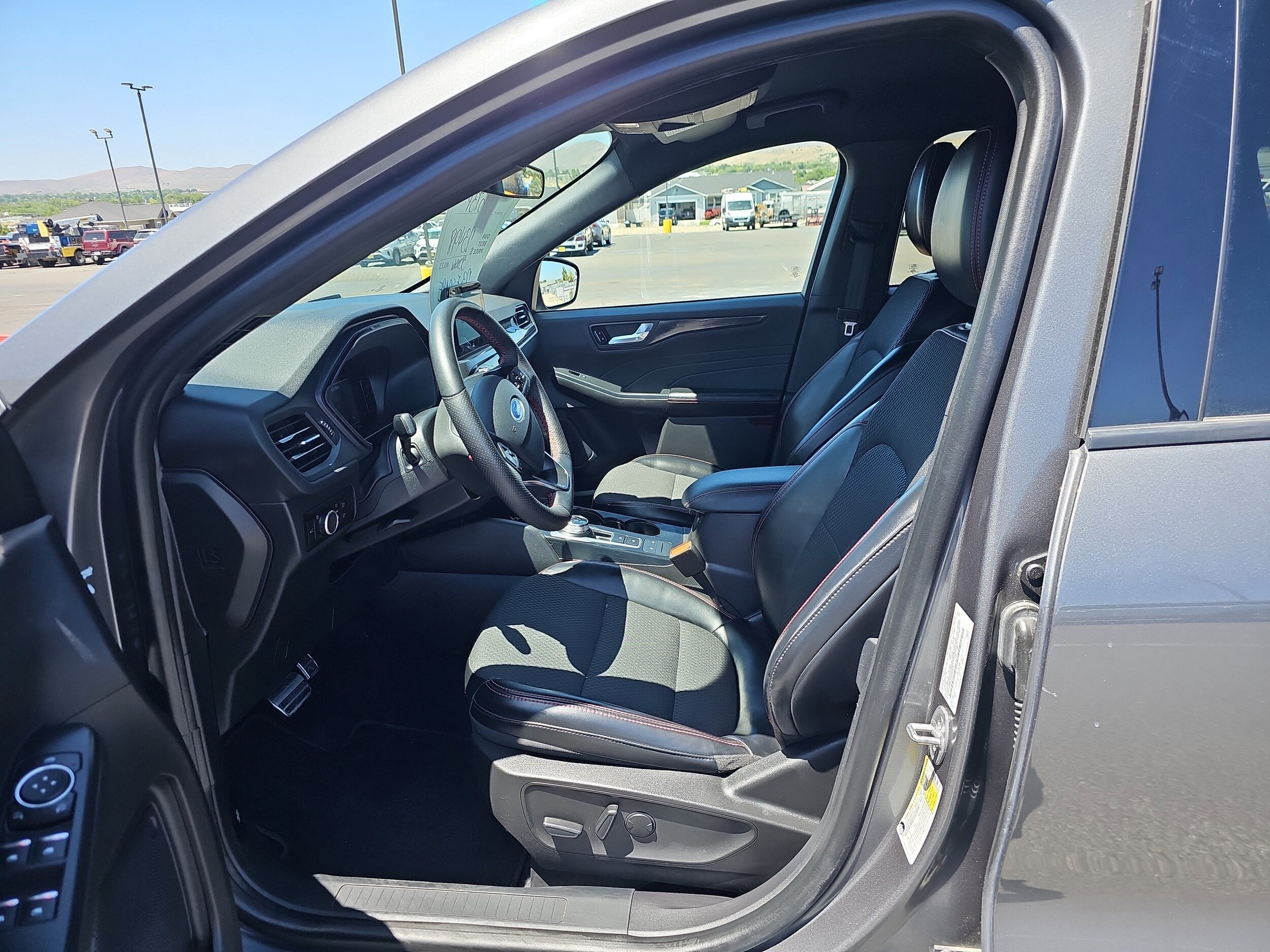 Vehicle image 19 of 30