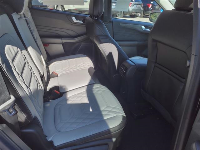 2023 Ford Escape PHEV Image 7 of 18