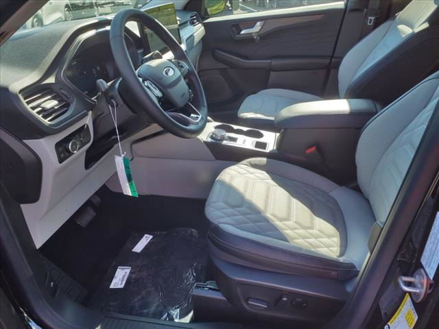 2023 Ford Escape PHEV Image 12 of 18