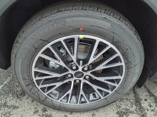 2023 Ford Escape PHEV Image 6 of 22