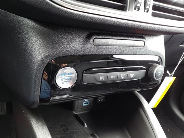 2023 Ford Escape PHEV Image 18 of 22