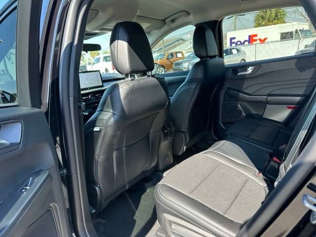 Vehicle image 33 of 57