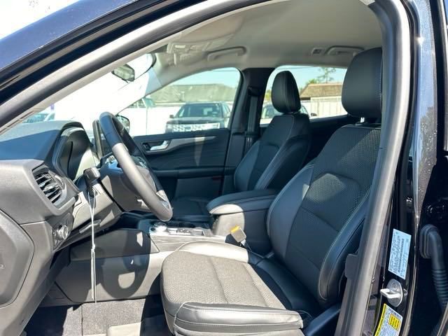 Vehicle image 31 of 57