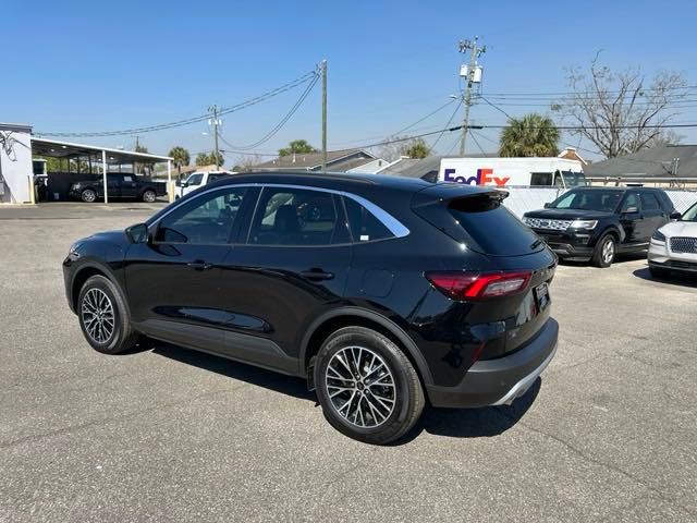 Vehicle image 28 of 57