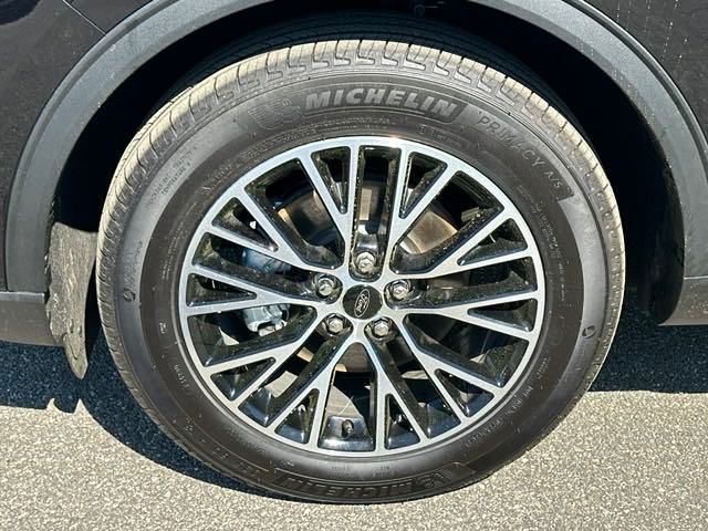 Vehicle image 51 of 57