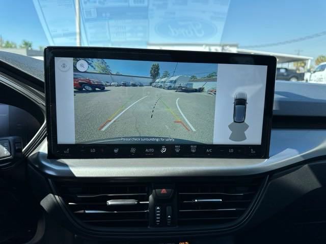Vehicle image 52 of 57