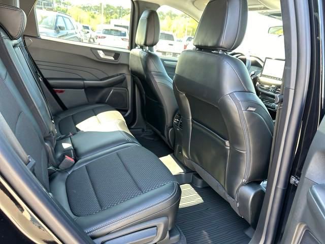 Vehicle image 39 of 57