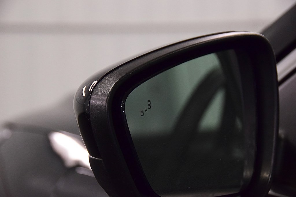 Vehicle image 14 of 36