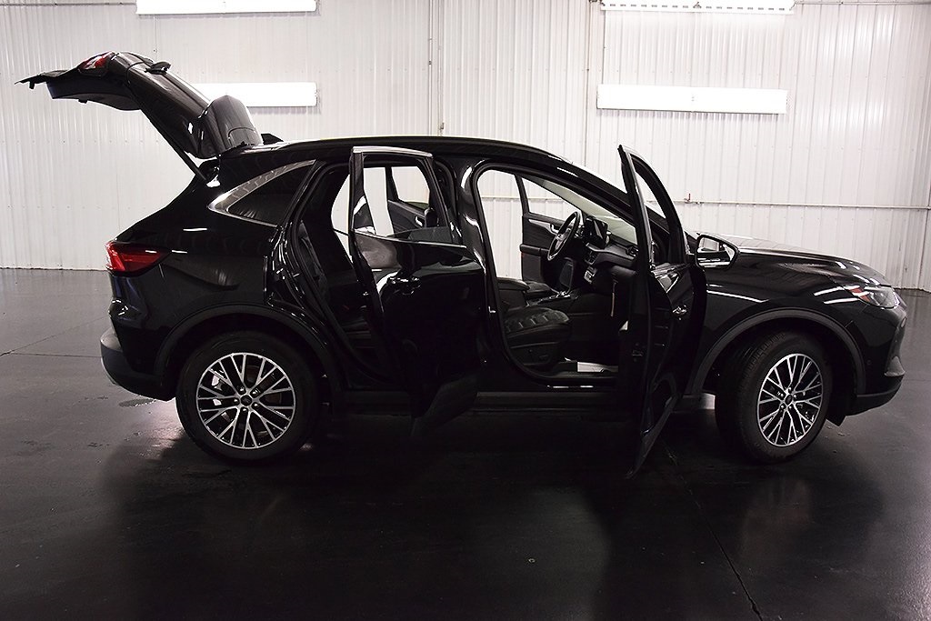 Vehicle image 6 of 36