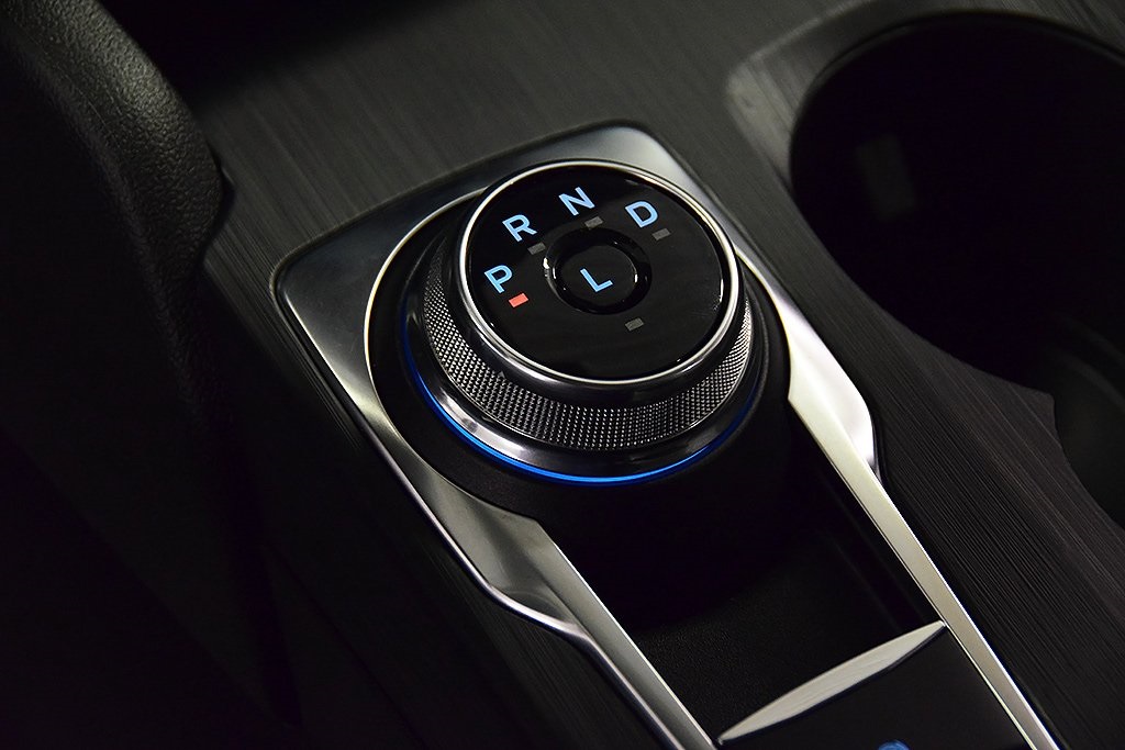 Vehicle image 27 of 36