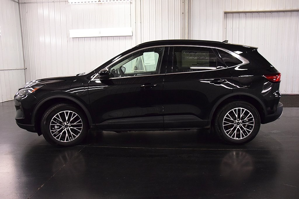 Vehicle image 10 of 36