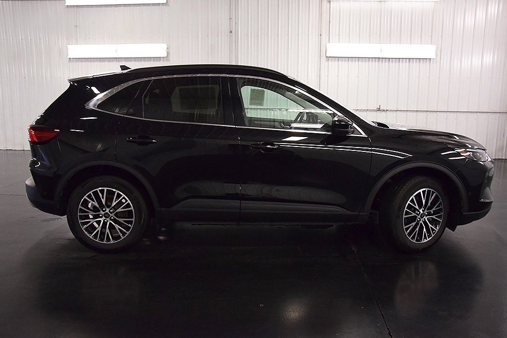 Vehicle image 5 of 36