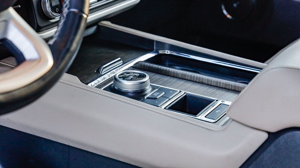 2023 Ford Expedition Limited Image 24 of 30