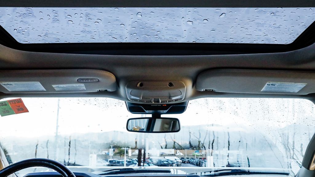 2023 Ford Expedition Limited Image 18 of 30