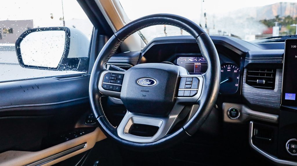 2023 Ford Expedition Limited Image 19 of 30