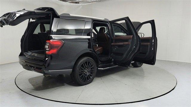 2023 Ford Expedition Limited Image 6 of 23