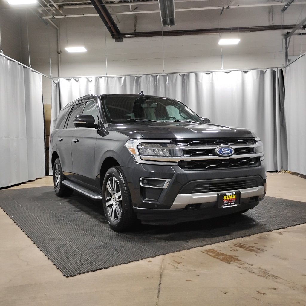 Vehicle image 7 of 44