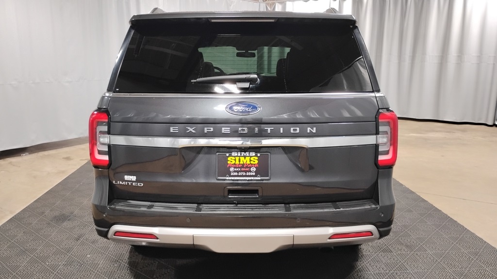 Vehicle image 8 of 44