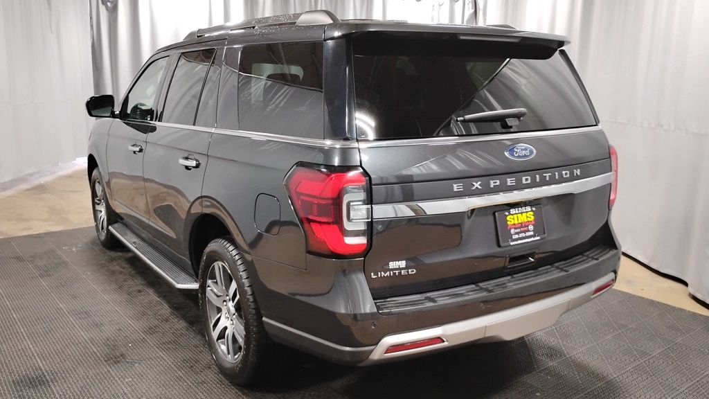 Vehicle image 6 of 44