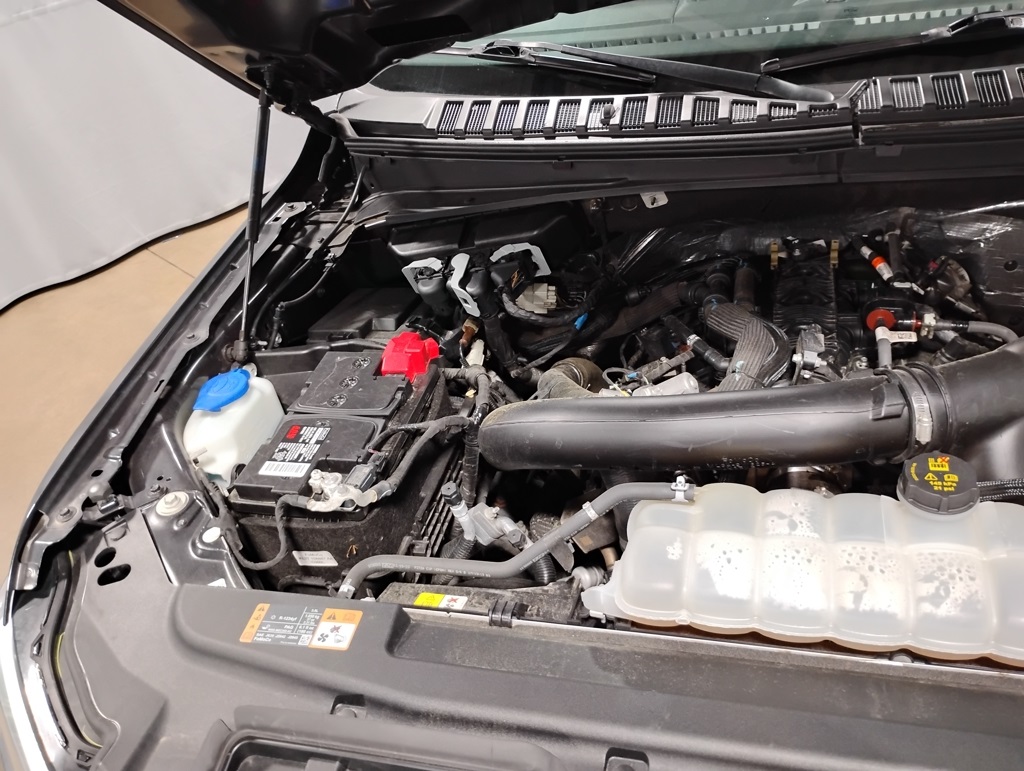 Vehicle image 14 of 44