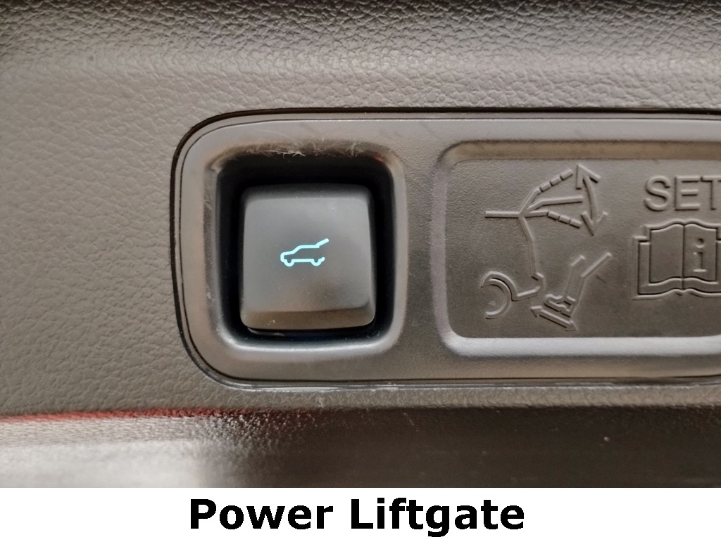 Vehicle image 21 of 44