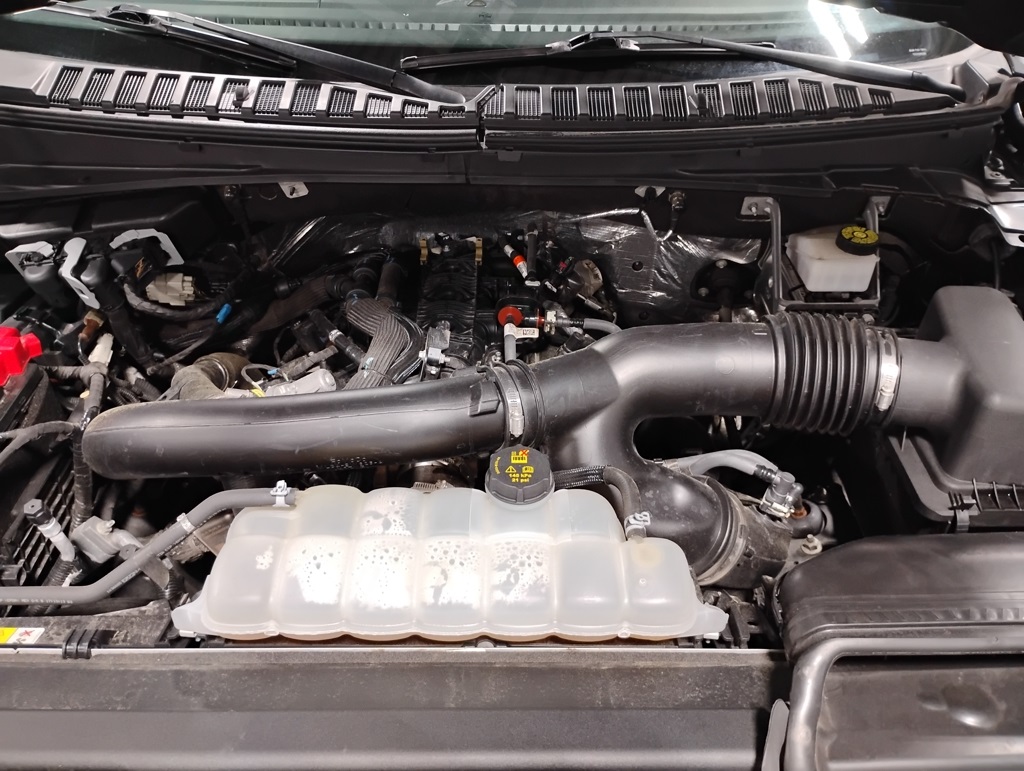 Vehicle image 15 of 44