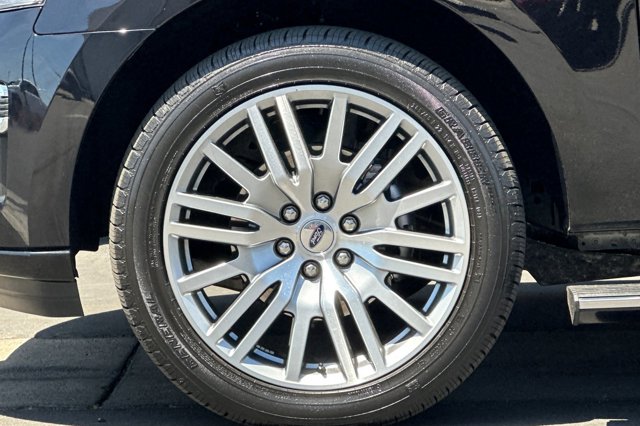 Vehicle image 28 of 31