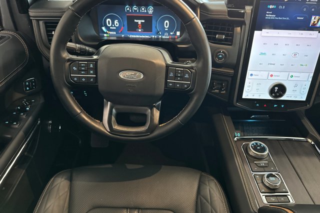 Vehicle image 14 of 31