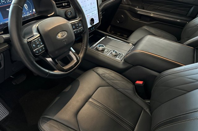 Vehicle image 10 of 31