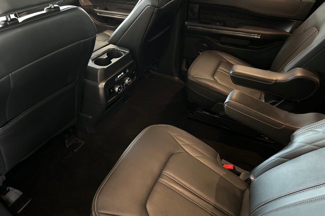 Vehicle image 12 of 31