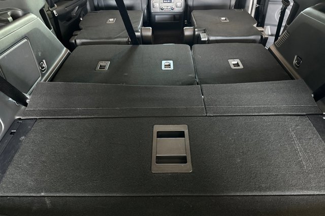 Vehicle image 16 of 31