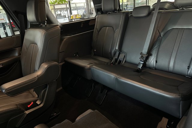 Vehicle image 15 of 31
