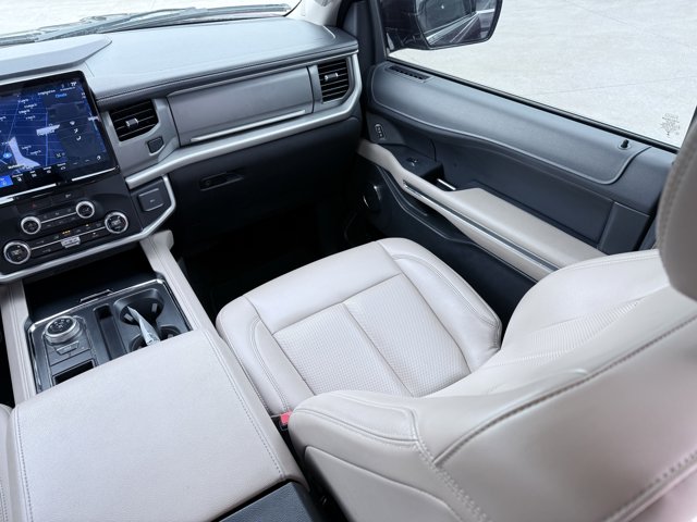 Vehicle image 43 of 105