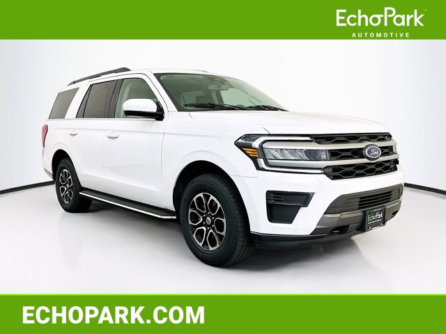 2023 Ford Expedition XLT Image 2 of 32