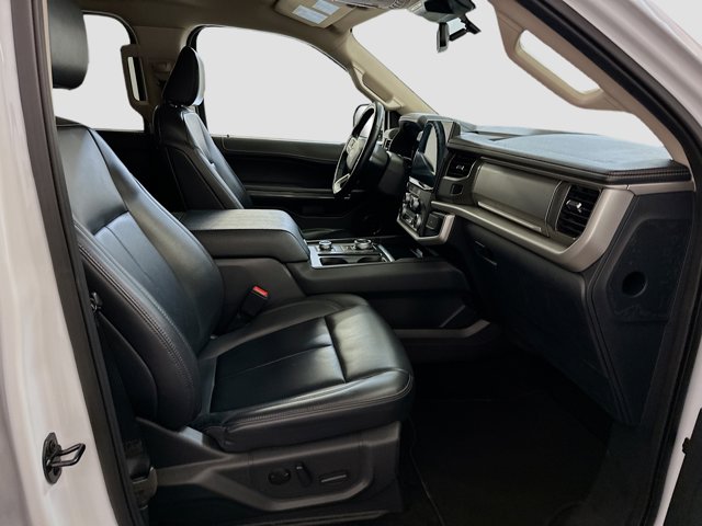 2023 Ford Expedition XLT Image 13 of 32