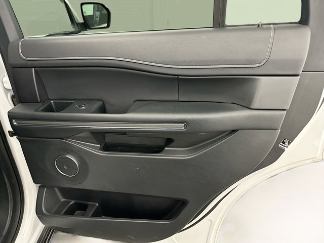 2023 Ford Expedition XLT Image 23 of 32