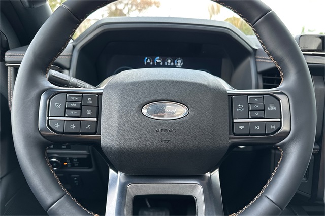 Vehicle image 24 of 26