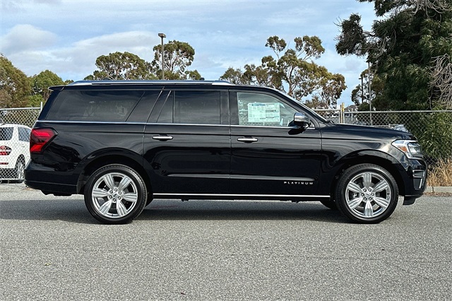 Vehicle image 5 of 26