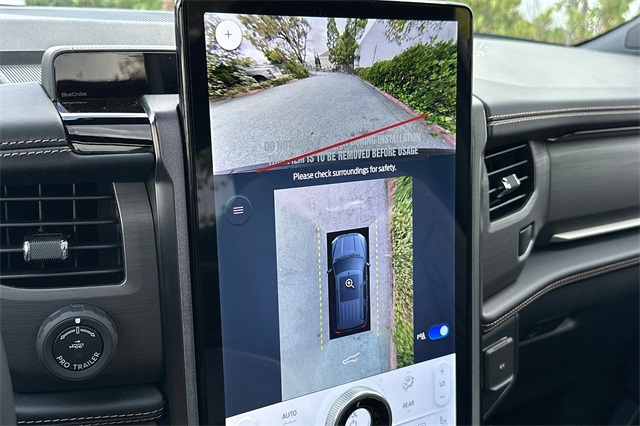 Vehicle image 20 of 26