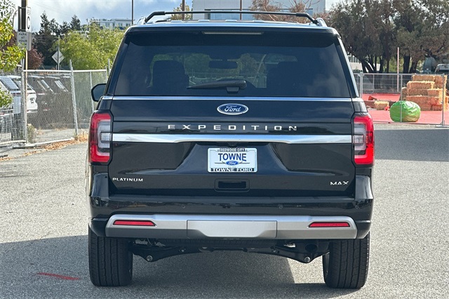 Vehicle image 7 of 26