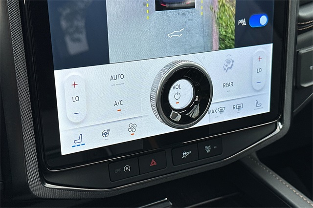 Vehicle image 21 of 26