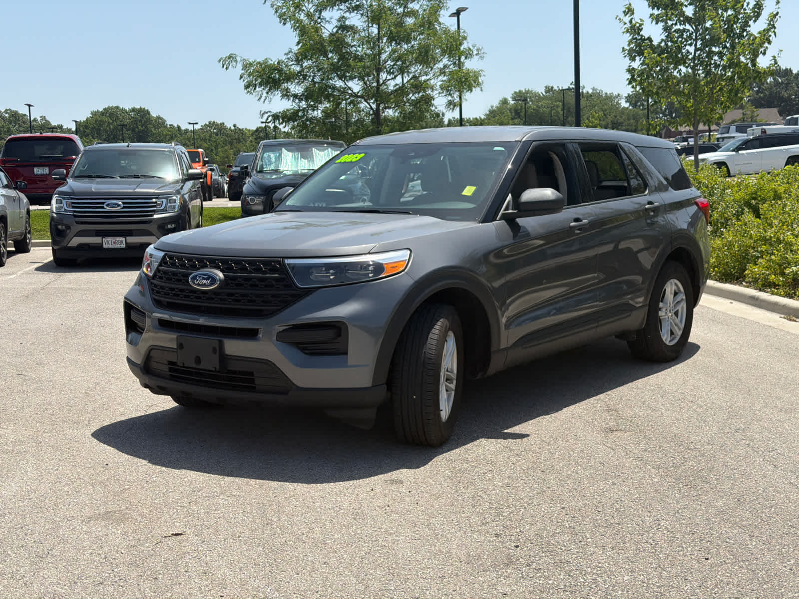 2023 Ford Explorer Base Image 1 of 32