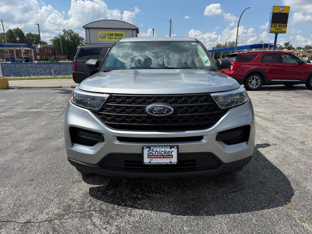 2023 Ford Explorer Base Image 3 of 22